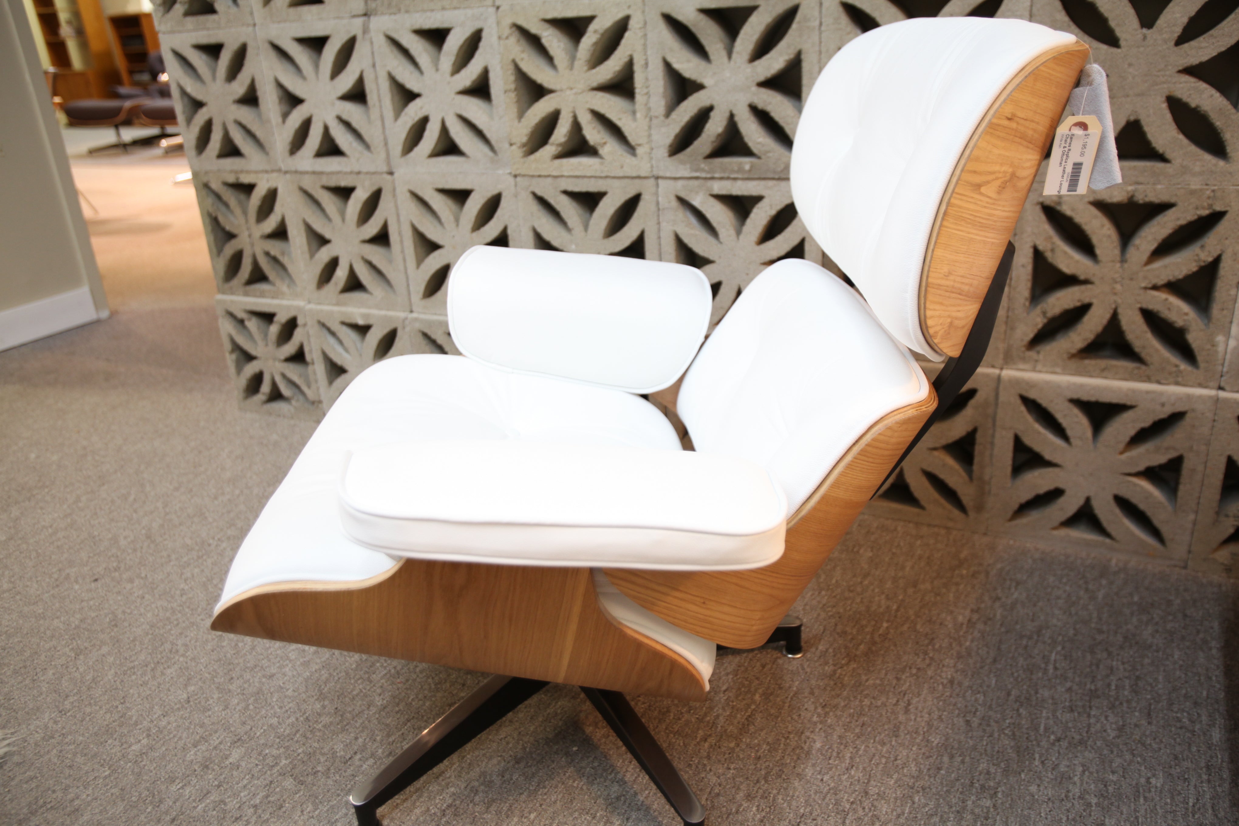 Eames Replica Leather Lounge Chair and Ottoman (Wht Leather / Ash Wood)