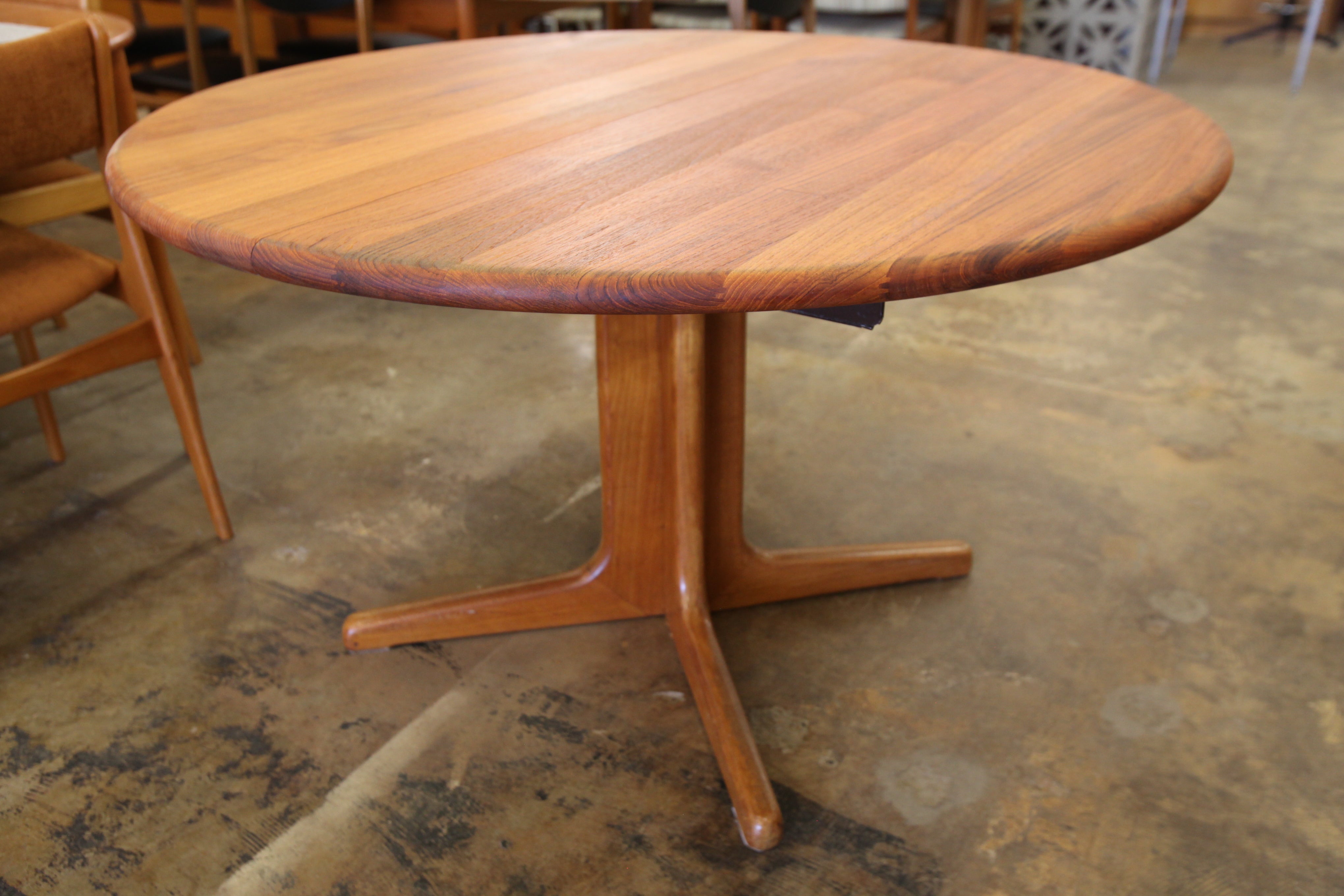Vintage "Solid Teak" Round Dining Table w/ 2 Leafs