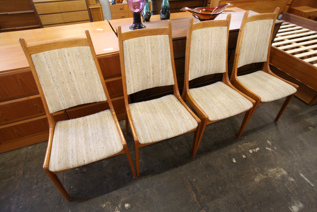 Set of 4 Vintage Teak High back Dining chairs (18.25"W x 39"H x 19"D)