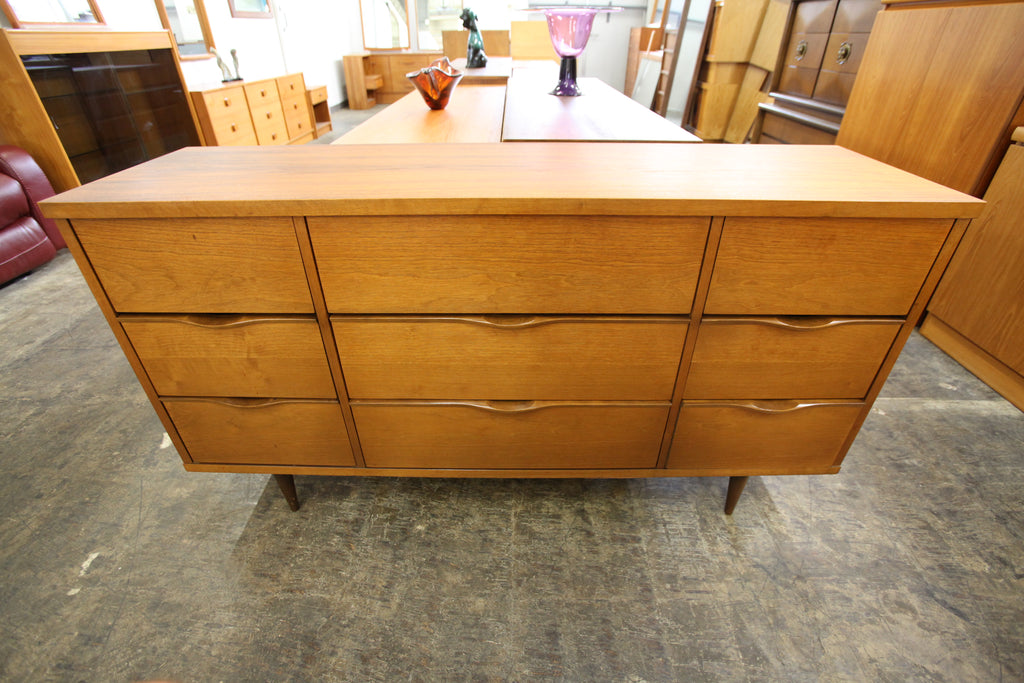 Vintage Walnut Tallboy 4 Drawer Dresser (31.5"W x 16.5"D x 40"H)