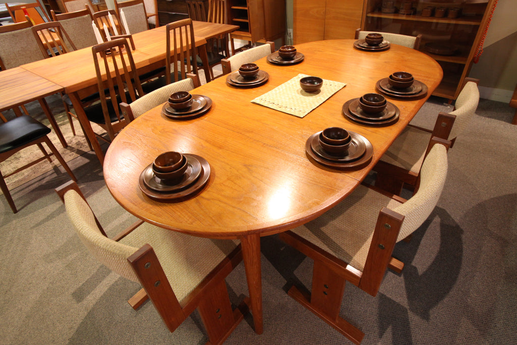 MSE Mobler Danish Teak Round Dining Table w/ 2 Leafs (82.5" x 43") or (43" Round)
