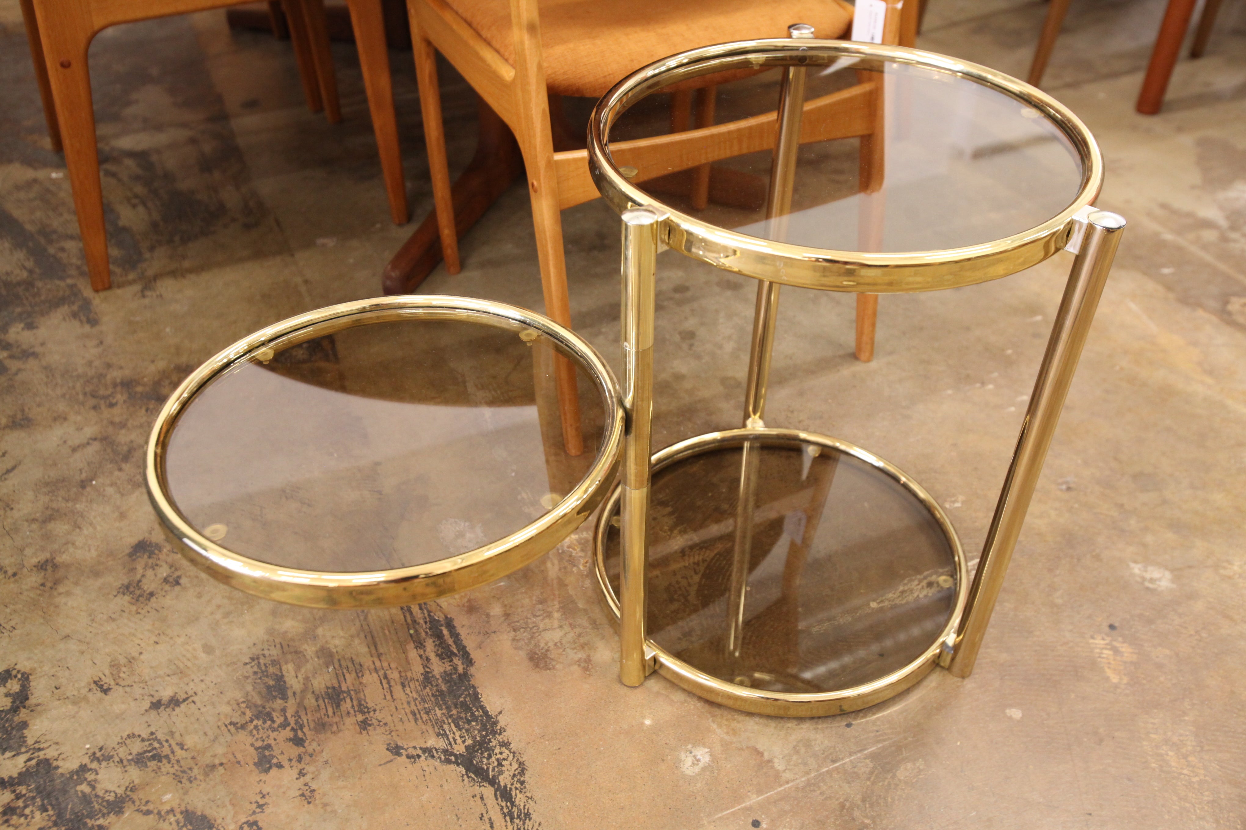 Vintage Brass Side Table w/ Swivel Out Shelf (17.5" Dia. x 20"H)