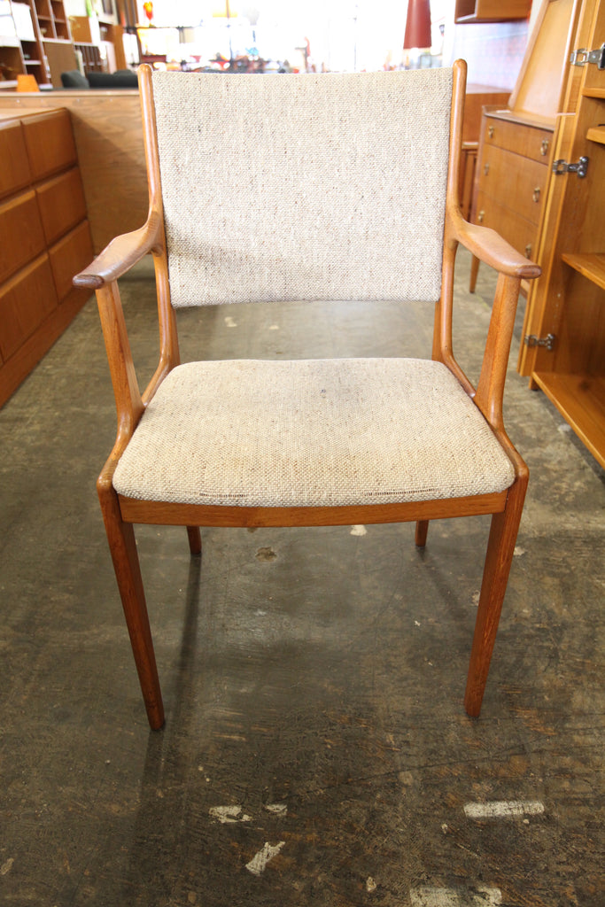Set of 5 Vintage Teak Dining Chairs (19.25"W x 21.5"D x 35"H)