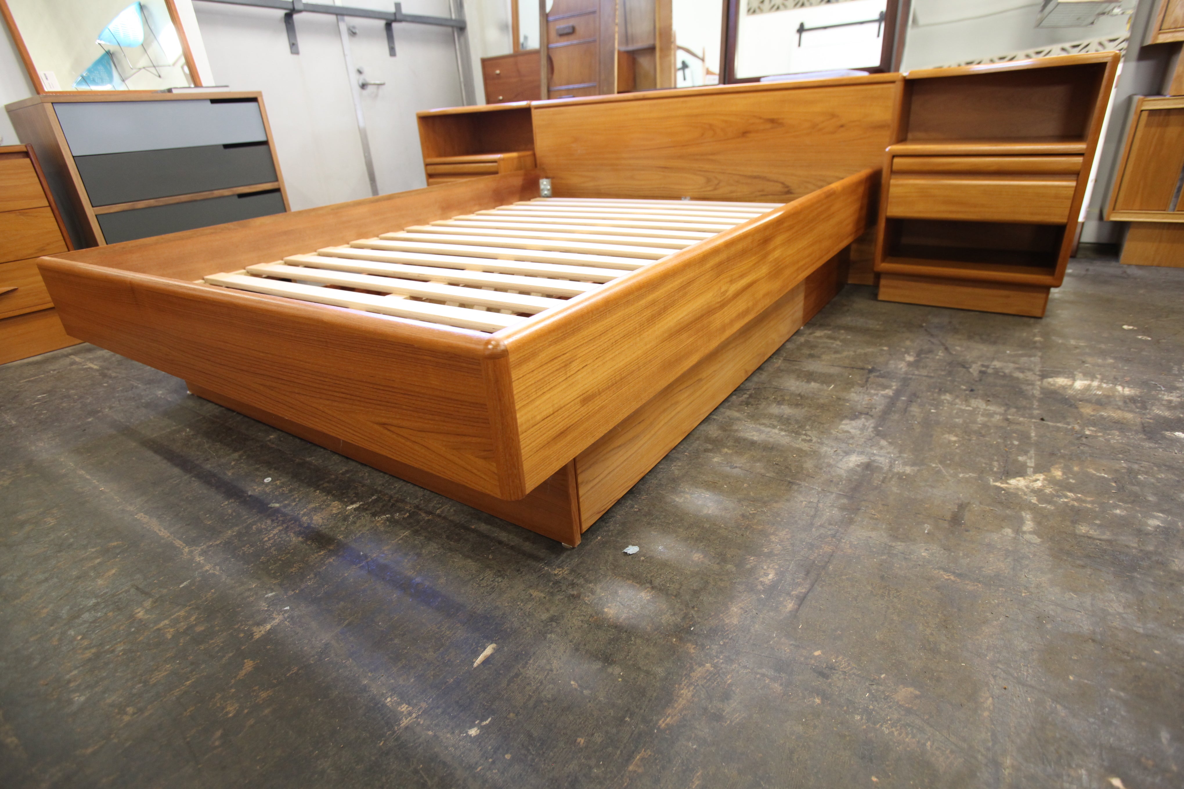 Vintage Teak Queen Bed w/ Nightstands & Under Drawer Storage