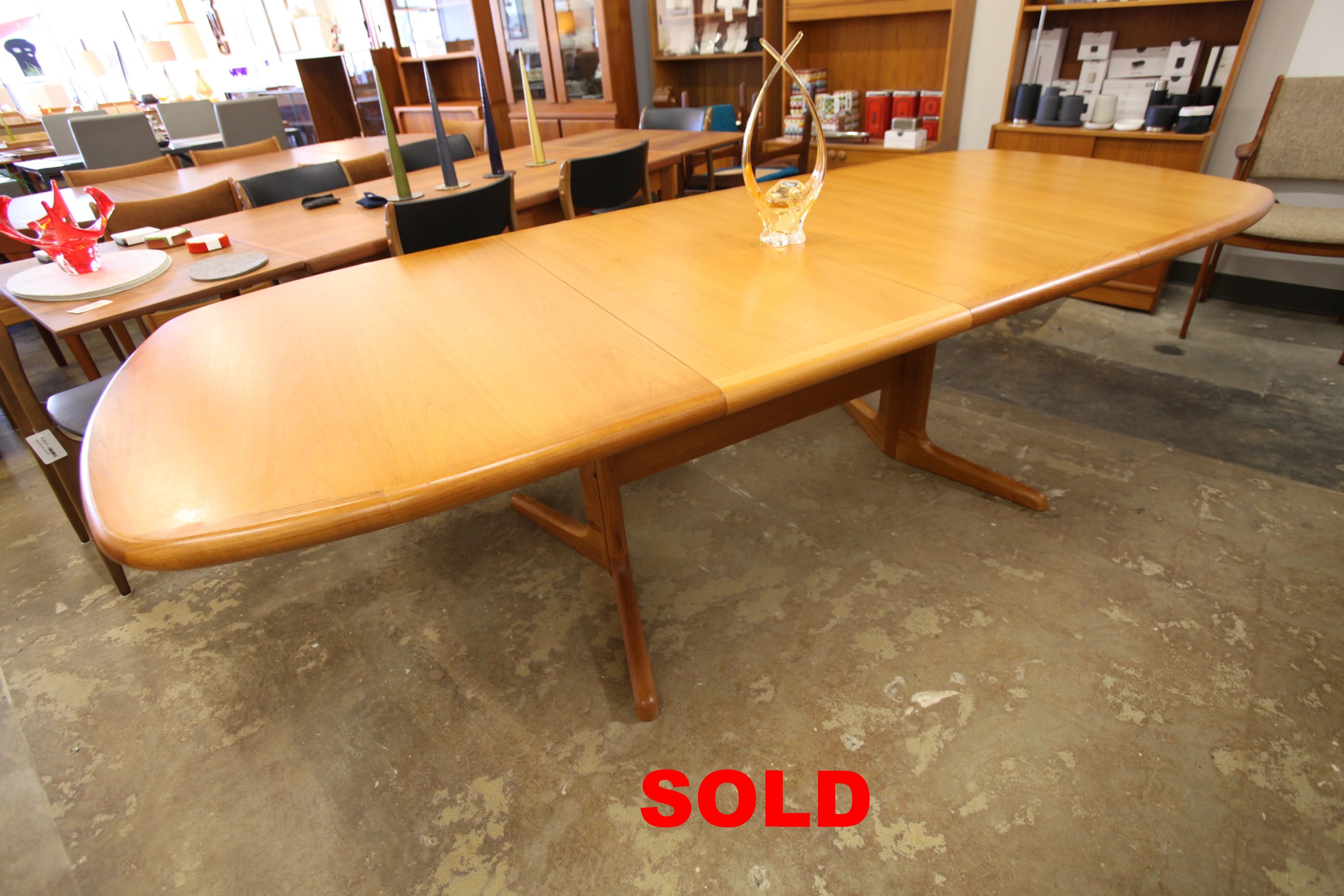 Vintage Teak Dining Table w/ 2 Leafs & Gear Assisted Table Top Opening