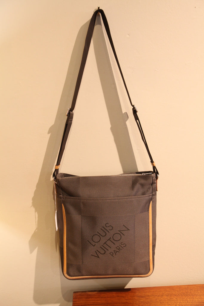 Louis Vuitton Damier Gant Messenger Bag (15.5" x 14" x 3")