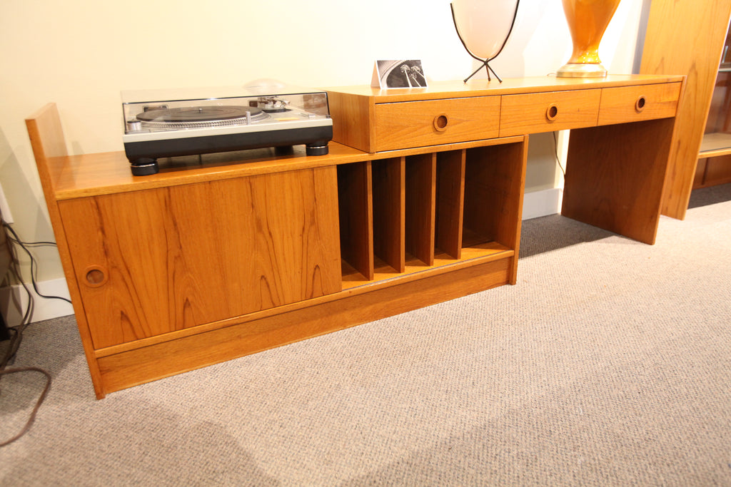 Vintage Teak Expandable Stereo Stand (47"-90") (17.25"D x 23.5"H)