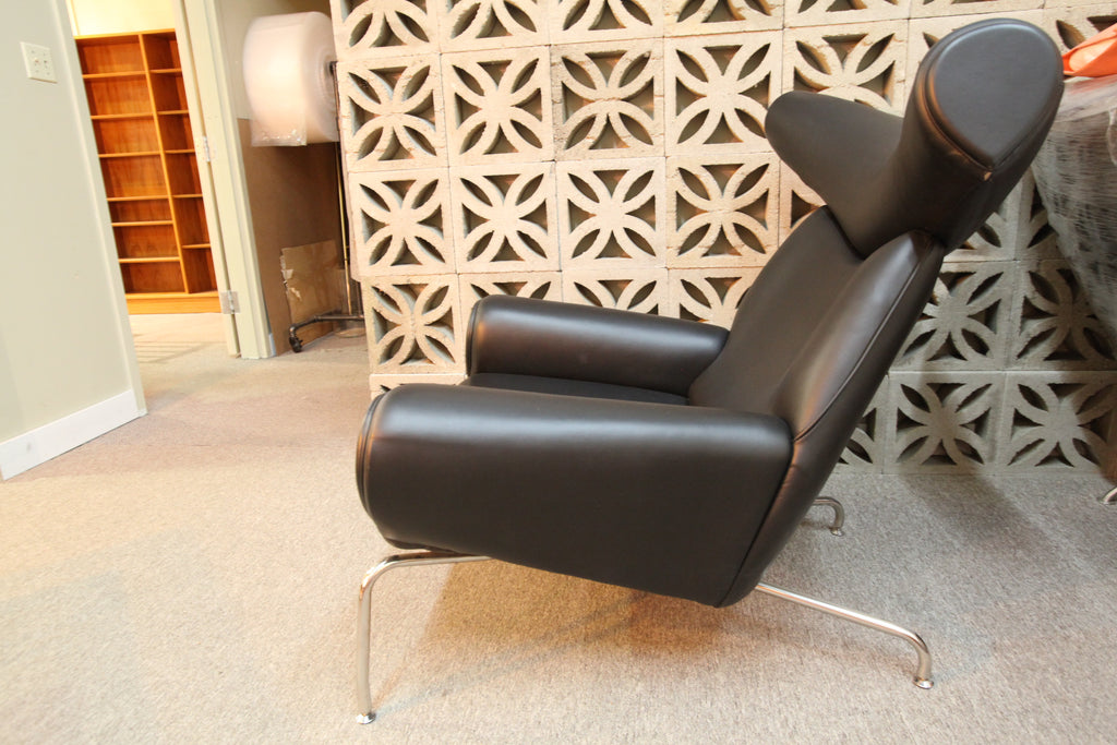 Hans Wegner Black Leather Ox Chair (Replica) (40"Hx40"Dx40"W)