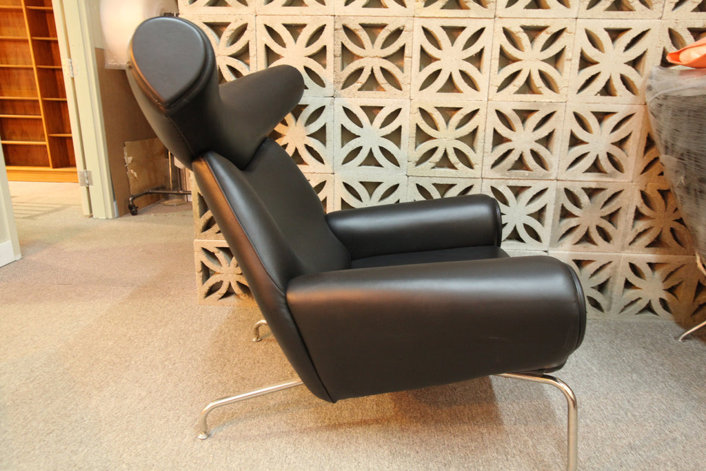 Hans Wegner Black Leather Ox Chair (Replica) (40"Hx40"Dx40"W)
