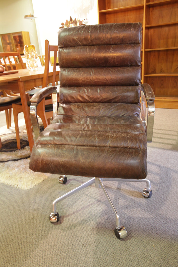 Oviedo Leather Desk Chair (Restoration Hardware) (41"H x 23.5"W x 26"D)