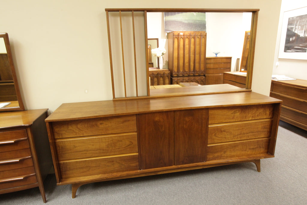 Large Vintage 6 Drawer Walnut Dresser w/ Mirror (83"L x 20"D x 32"H)