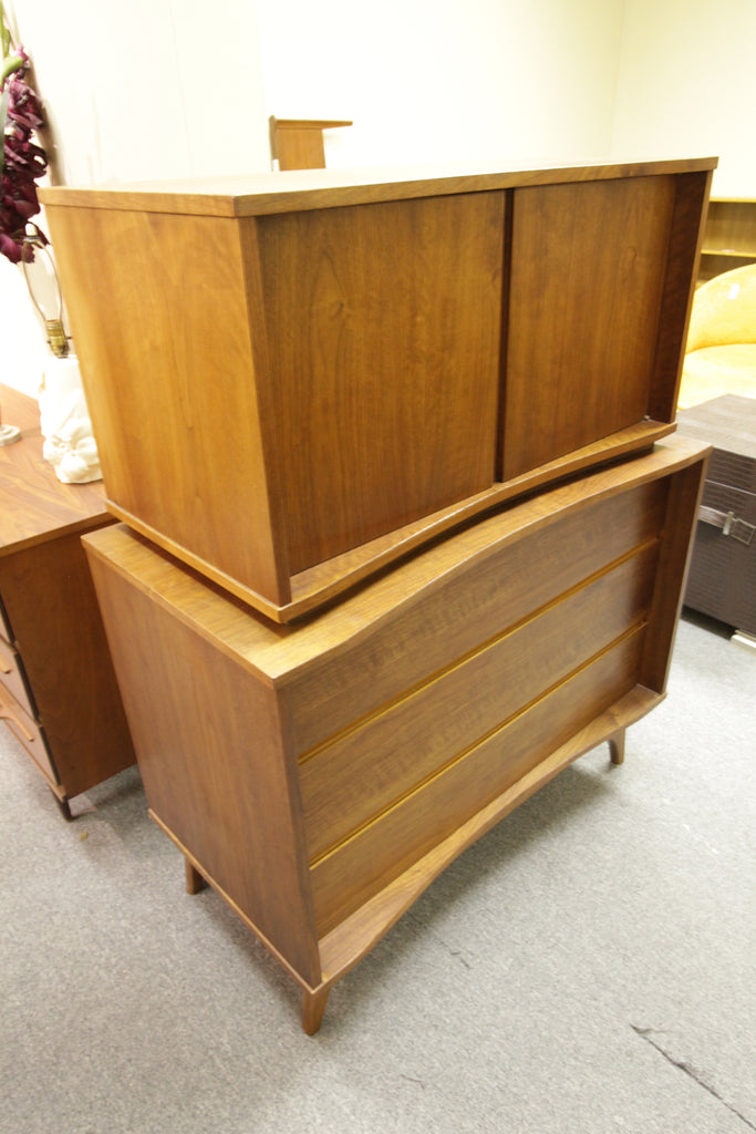 Vintage Walnut Tallboy Dresser w/ 5 Drawers (40"W x 51.25"H x 20"D)