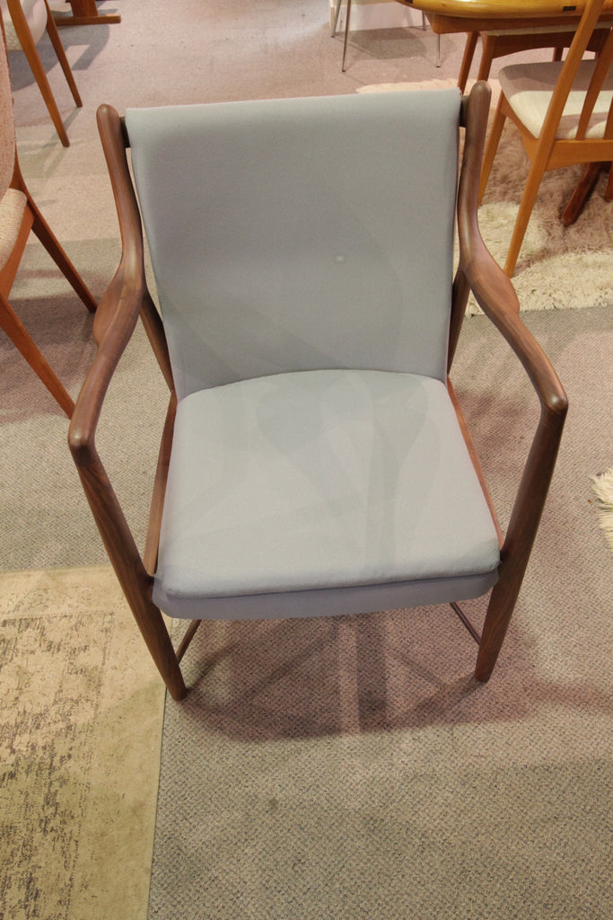 "High Quality" Replica Finn Juhl NV45 Chair (Niels Vodder) (28"W x 33"H X 30"D)