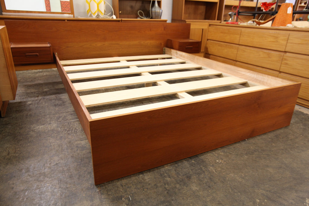 Vintage Teak Queen Bed w/ Floating Night Stands (96"W x 27.75"H x 81.5"D)